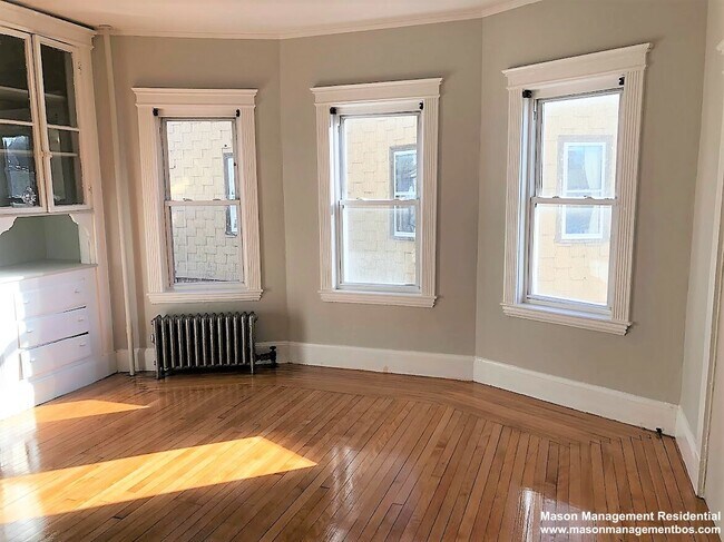Apt 2 - 19 Arden St
