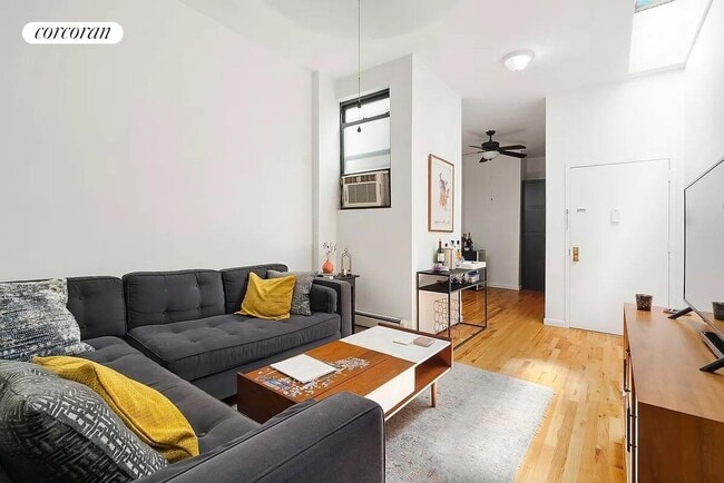 Building Photo - 244 President St