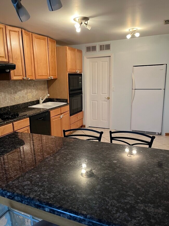 Building Photo - 1272 Ranchview Ct
