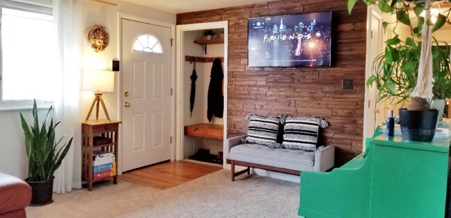 Foto del edificio - 1656 Shively Rd