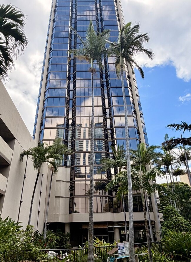 Building Photo - 930 Kaheka St