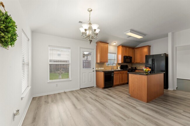 Foto del edificio - 25118 Hazel Ranch Dr