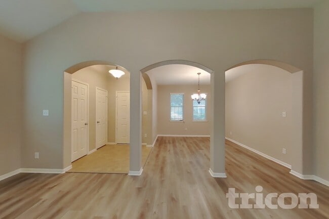 Building Photo - 16207 Augusta Oaks Court
