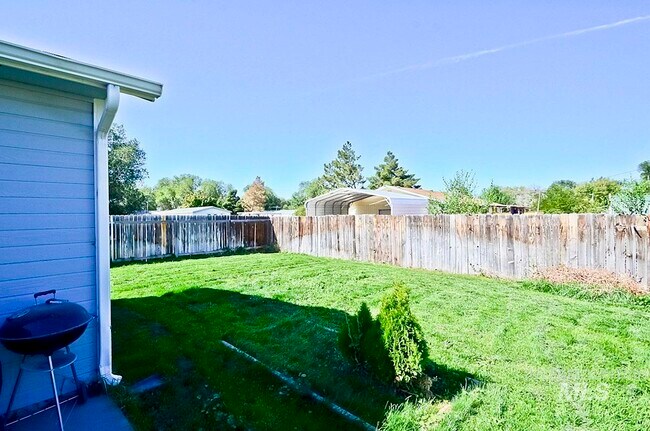 Foto del edificio - 1660 Peregrine Dr