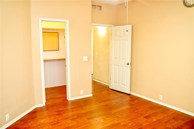 Foto del edificio - 6018 Blue Oak Dr