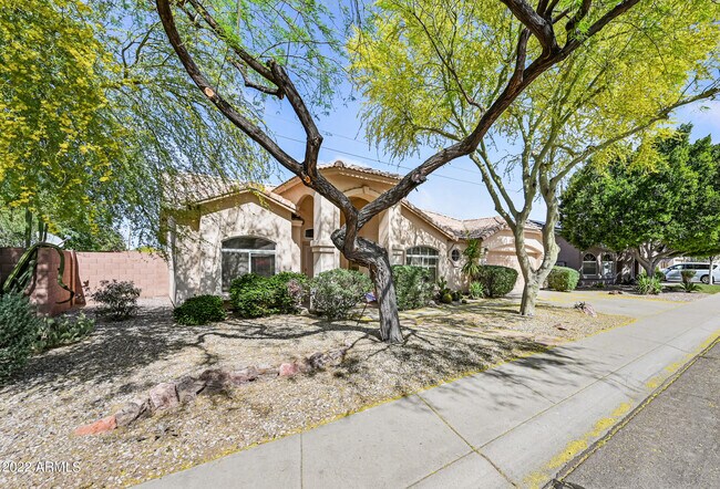 Building Photo - 5047 S Roosevelt St