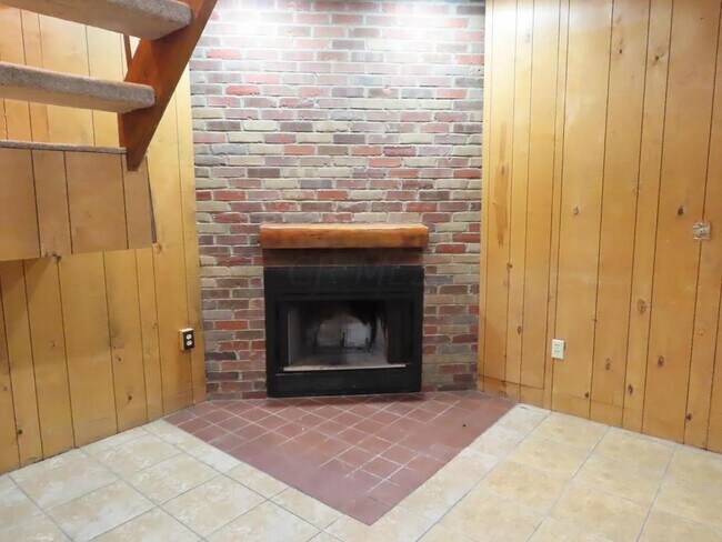 Foto del edificio - 122 W 9th Ave