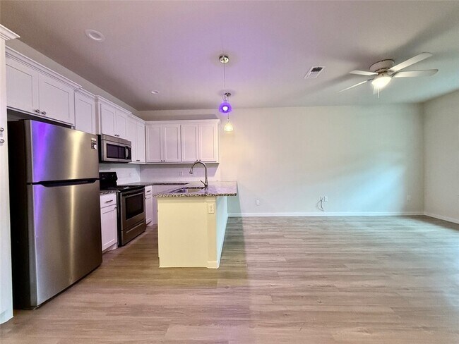 Foto del edificio - 2301 N Hickory St