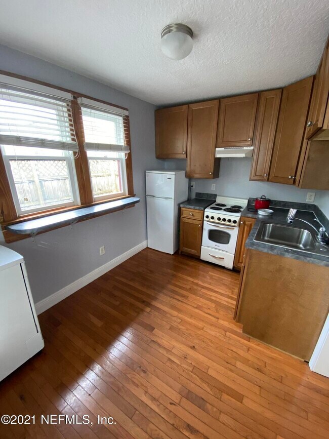 Building Photo - 1529 Landon Ave