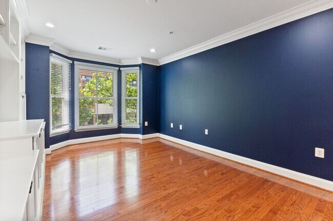 Foto del edificio - Luxury Old Town Living at The Prescott | 2BR Condo Just Off King Street