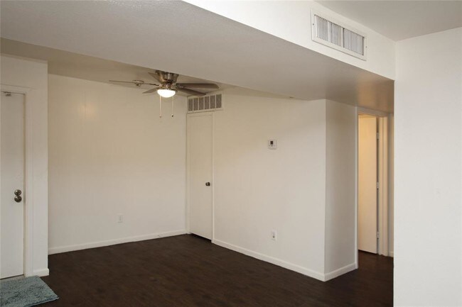 Building Photo - 8427 Hearth Dr