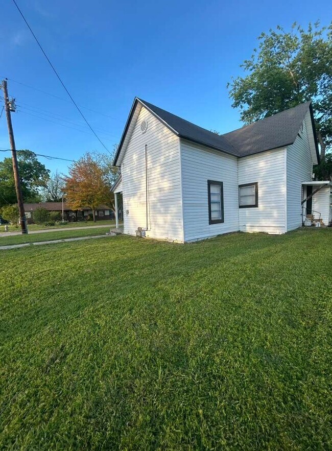 Foto del edificio - 426 N Clements St