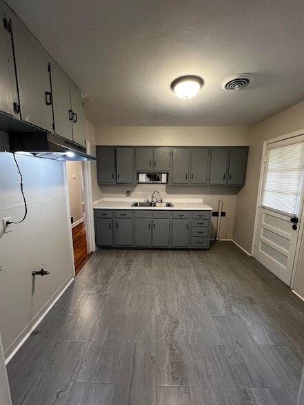 Building Photo - 4801 Given Ave