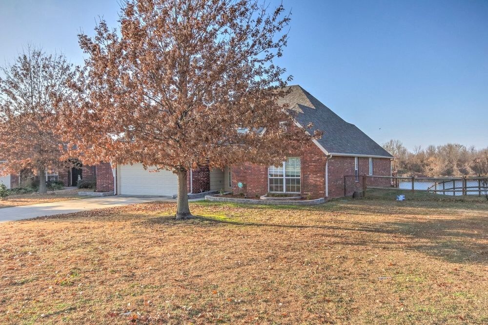 Primary Photo - OVERLOOKS POND IN OWASSO