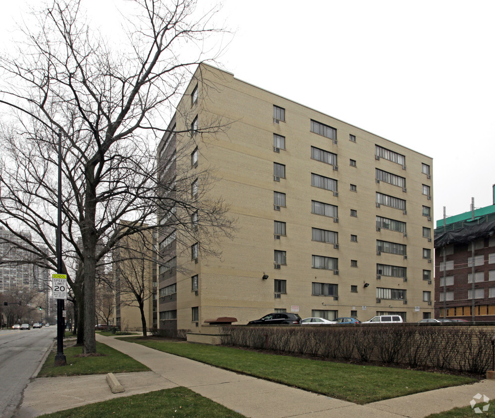 Foto del edificio - 6300 N Sheridan Rd
