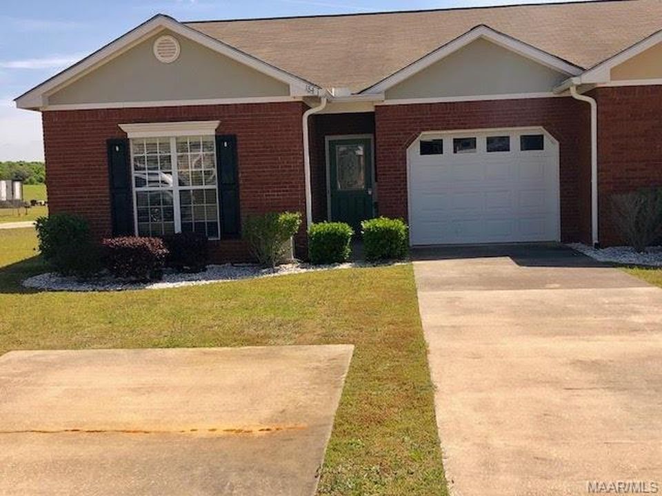 One Car Garage. Long driveway that can fit up tp two vehicles and a bonus side parking pad. - 184 Concord Ave