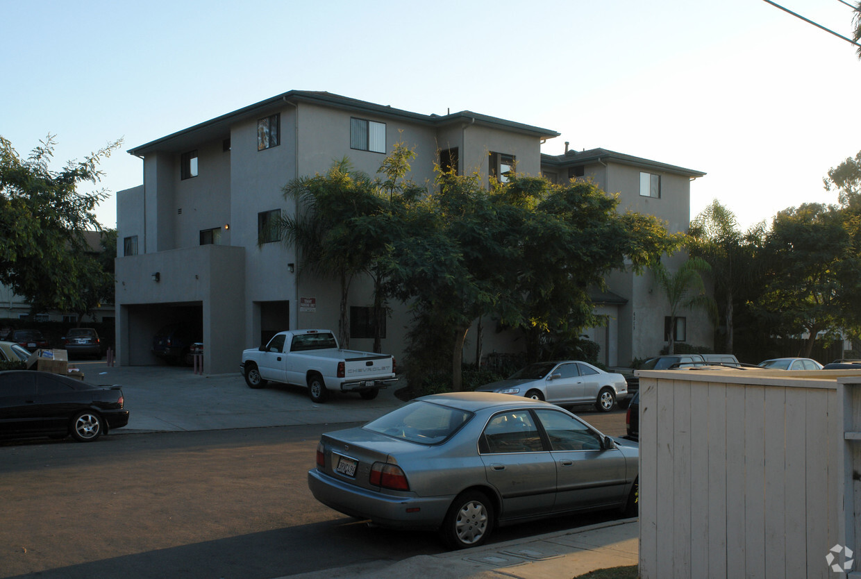 Primary Photo - 6515 El Greco Rd