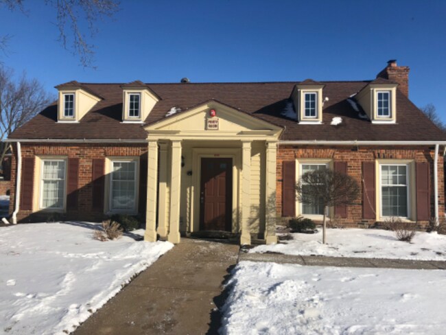 Building Photo - 5606 Spotswood Dr