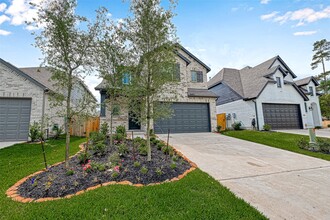 Building Photo - 323 Highland Bayou Dr