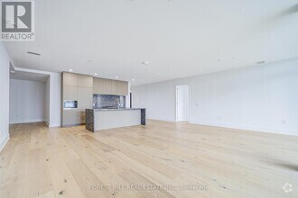 Building Photo - 346-346 Davenport Rd