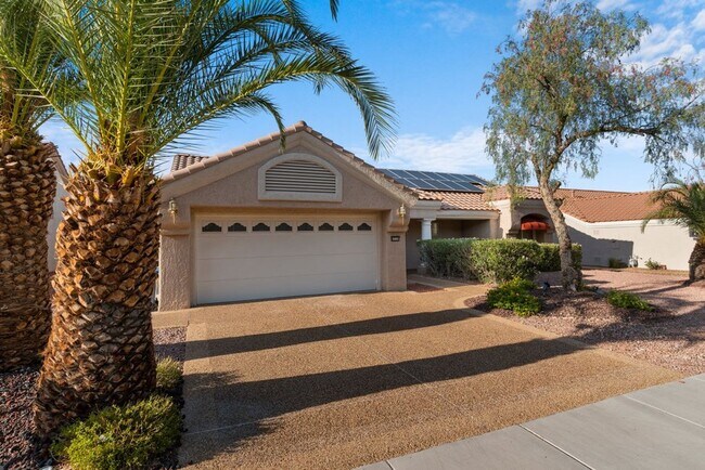 Building Photo - Gorgeous 2 Bed 2 Bath Single Story home in...
