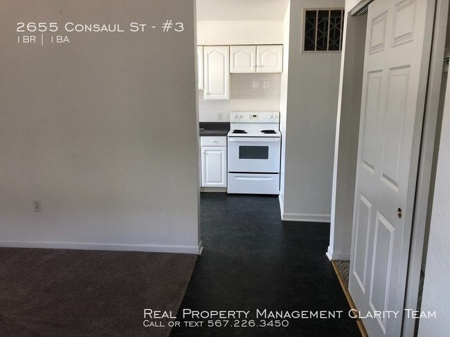 Building Photo - 2655 #3 Consaul Triplex Unit