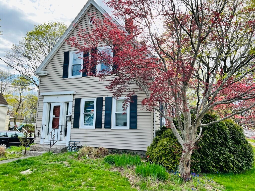 Primary Photo - 72 Oak St