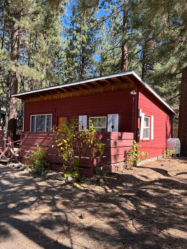 3066 Oakland Ave, South Lake Tahoe, CA 96150 House Rental in South