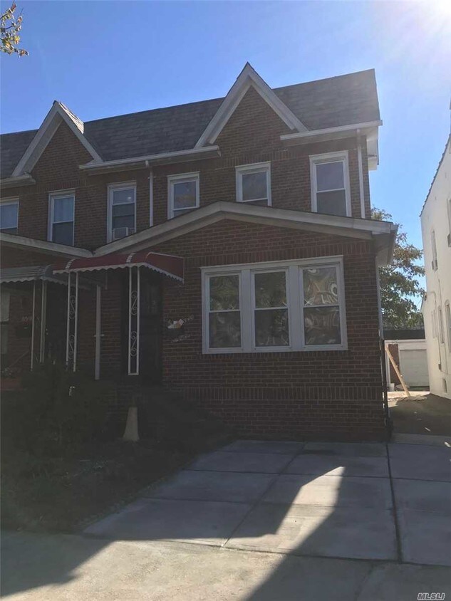 Foto principal - 85-40 67th Dr