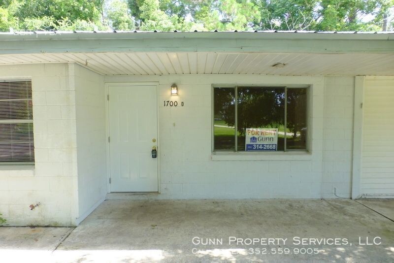 Foto principal - 2 Bedroom, 1 Bath Duplex in Leesburg