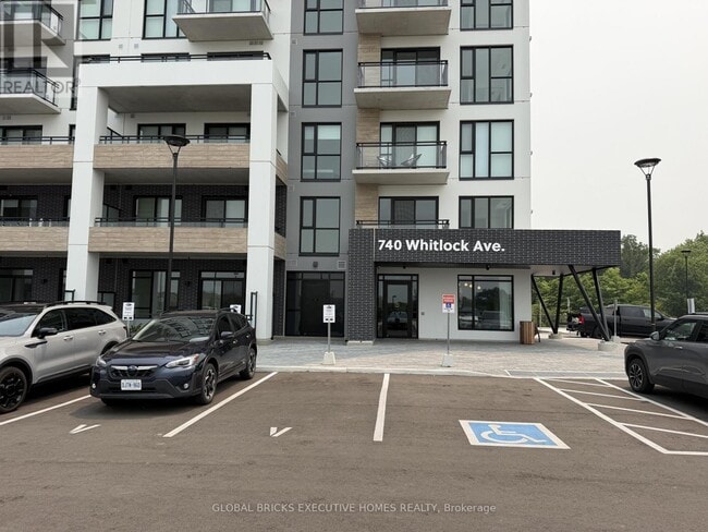 Building Photo - 740 Whitlock Ave