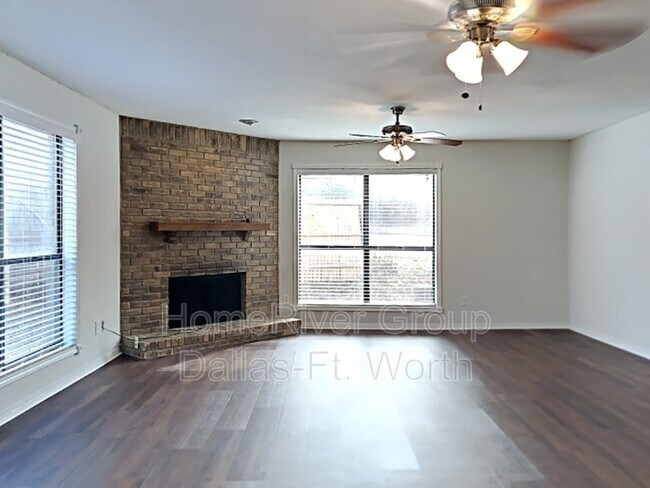 Foto del edificio - 5100 Edgewater Dr