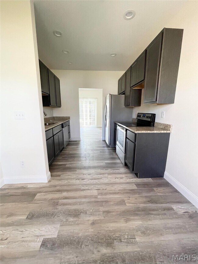 Foto del edificio - 720 Titan Dr