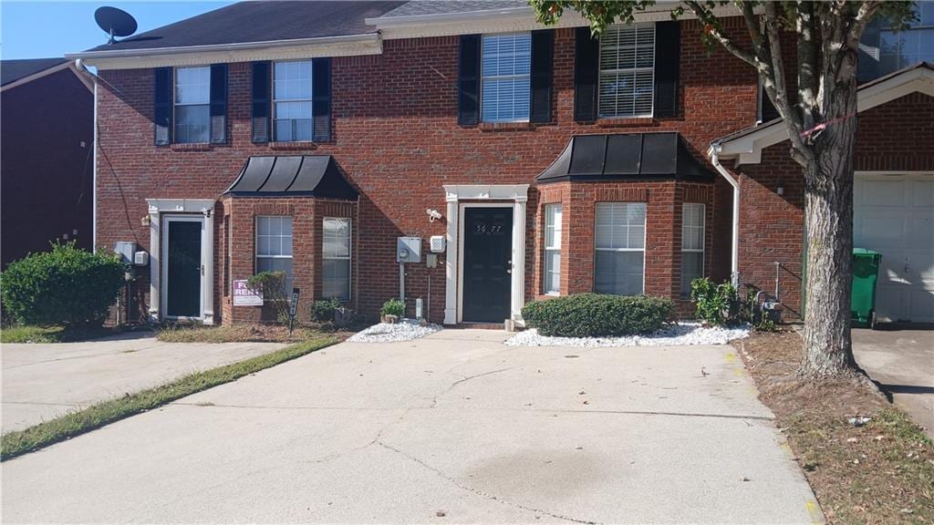 Foto principal - 5677 Wind Gate Ln