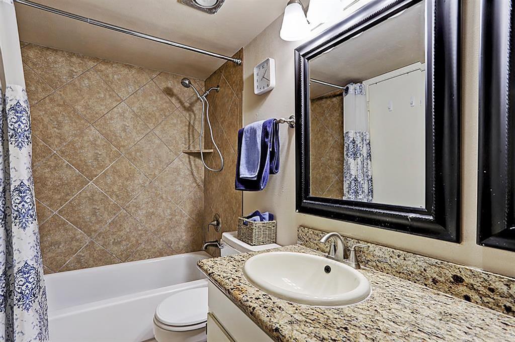 Foto del edificio - 14715 Barryknoll Ln