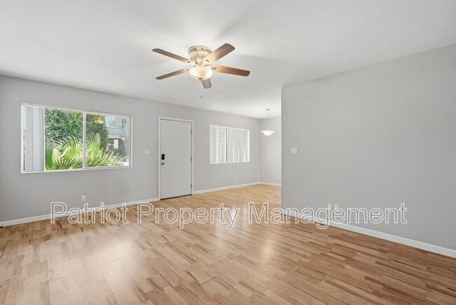 Photo - 1702 W Tuckey Ln House