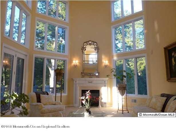 Foto del edificio - 16 Shallow Brook Rd