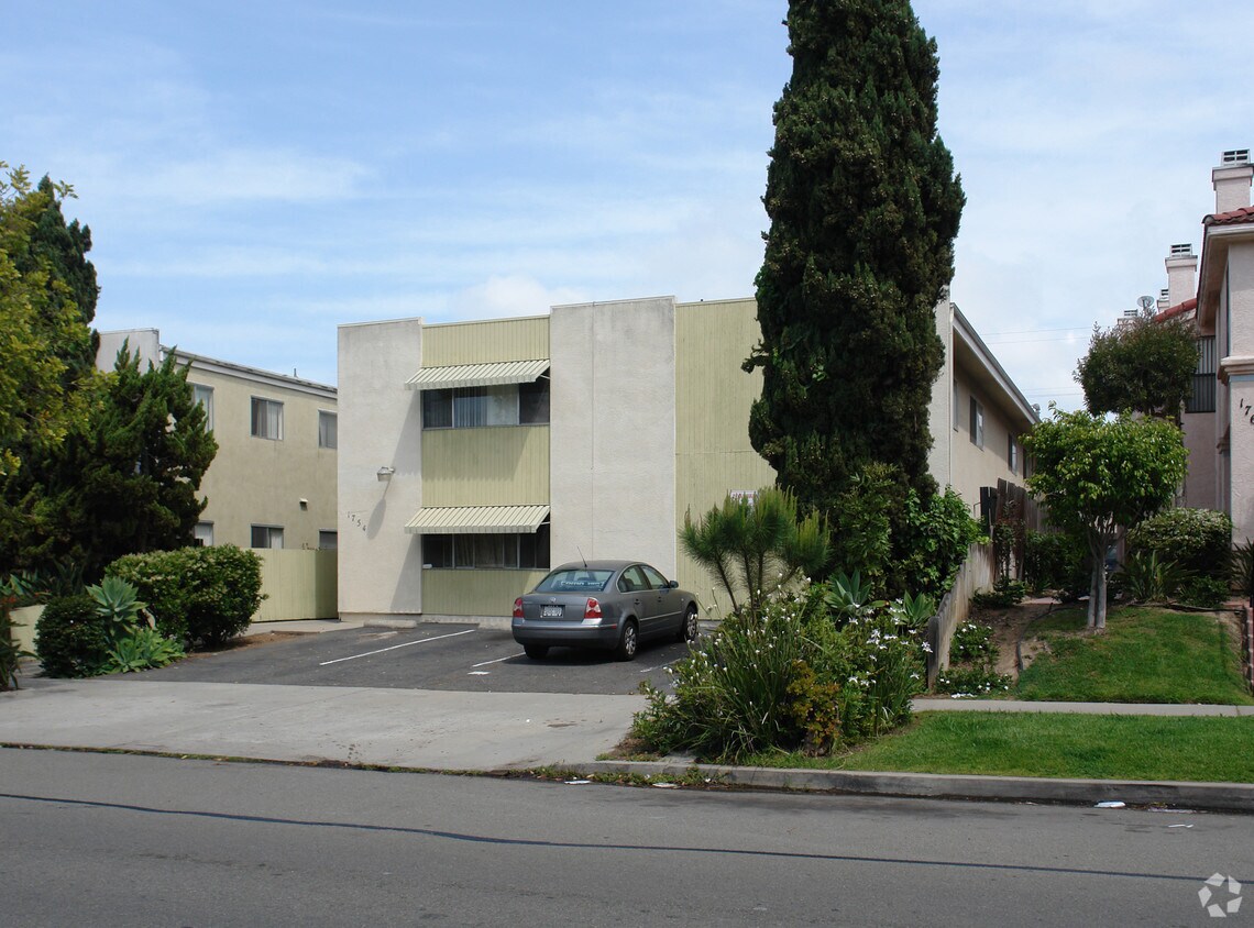 Primary Photo - 1754 Diamond St