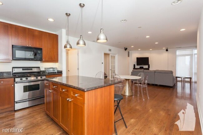 Foto del edificio - 644 N Orleans St