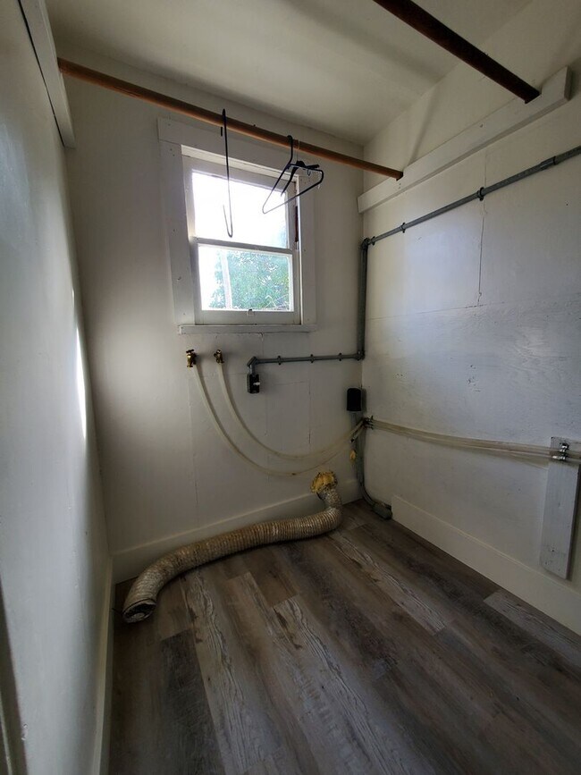 Foto del edificio - 129774thstreet.is4lease.com