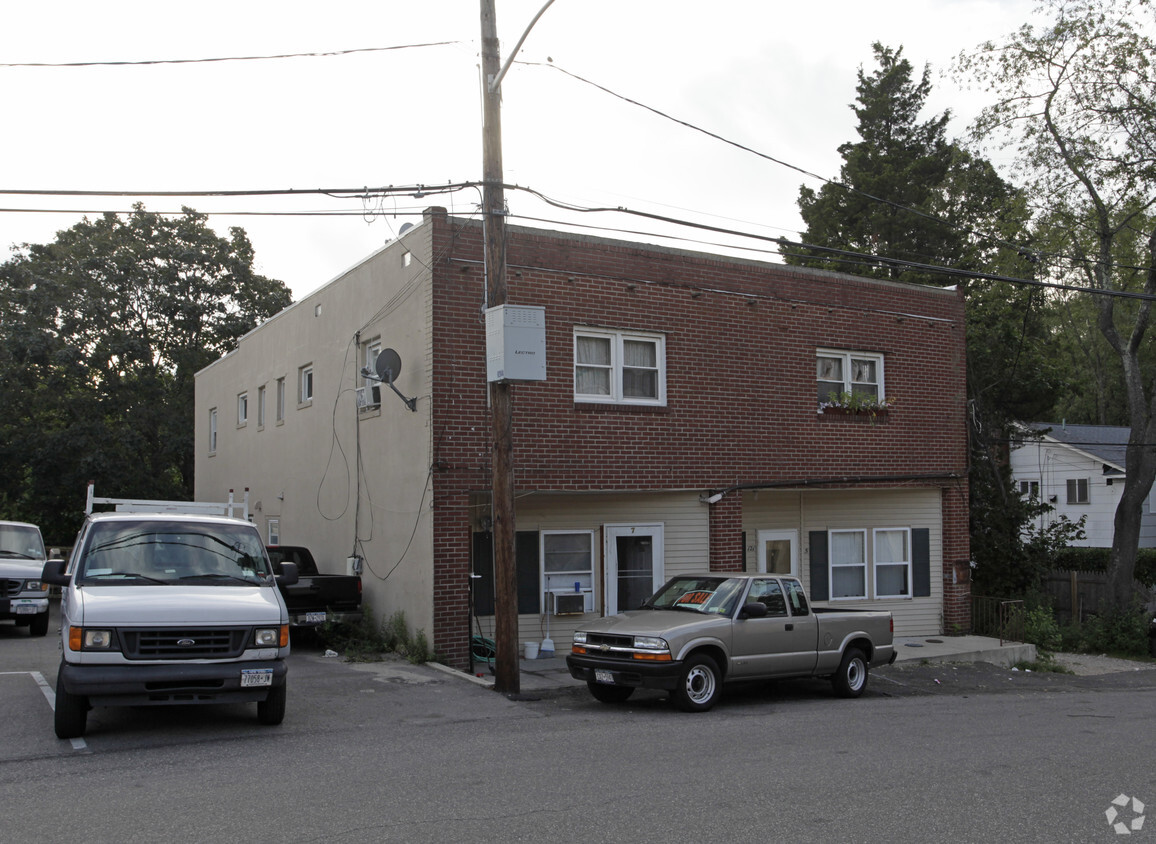Building Photo - 121 6th Ave