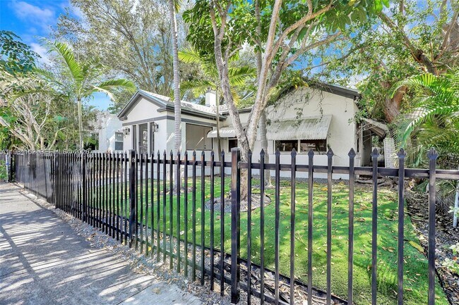 Building Photo - 52 NW 47th Terrace