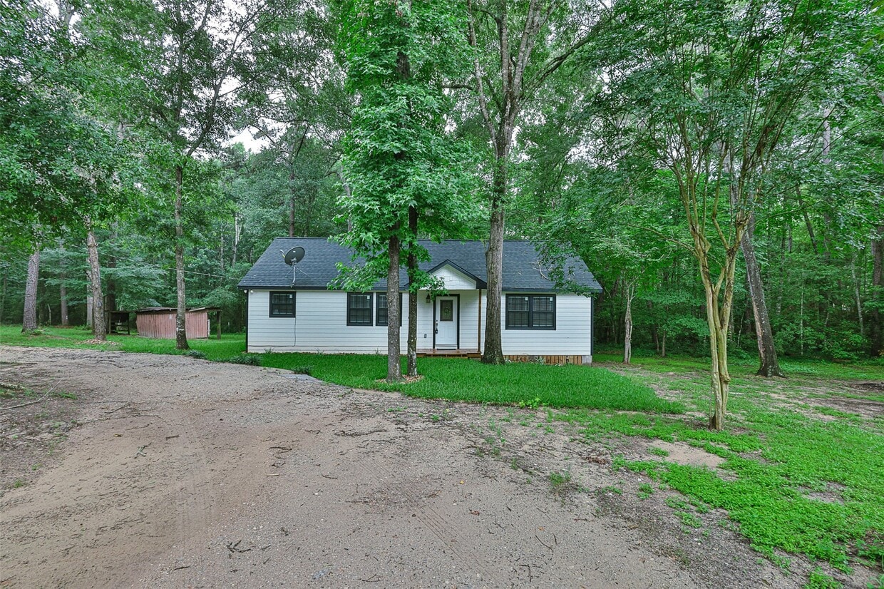 Primary Photo - 12028 Cedar Ln