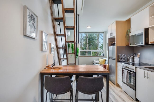 Building Photo - 3843 21st Ave SW