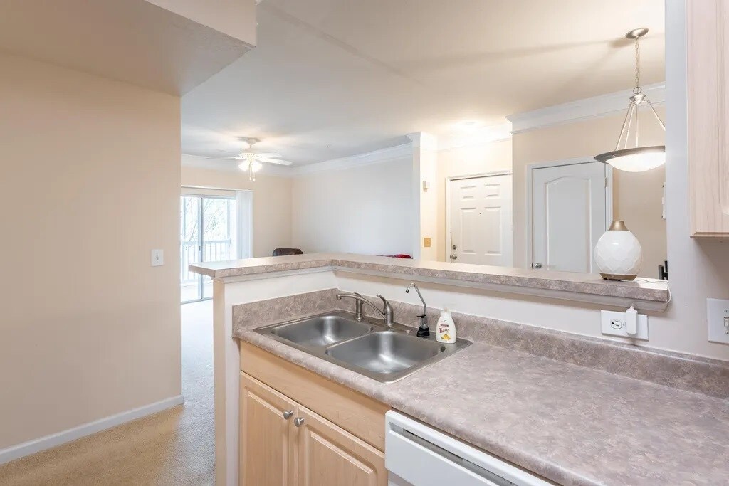 1300 Park West Blvd Unit 610, Mount Pleasant, SC 29466 Condo for Rent