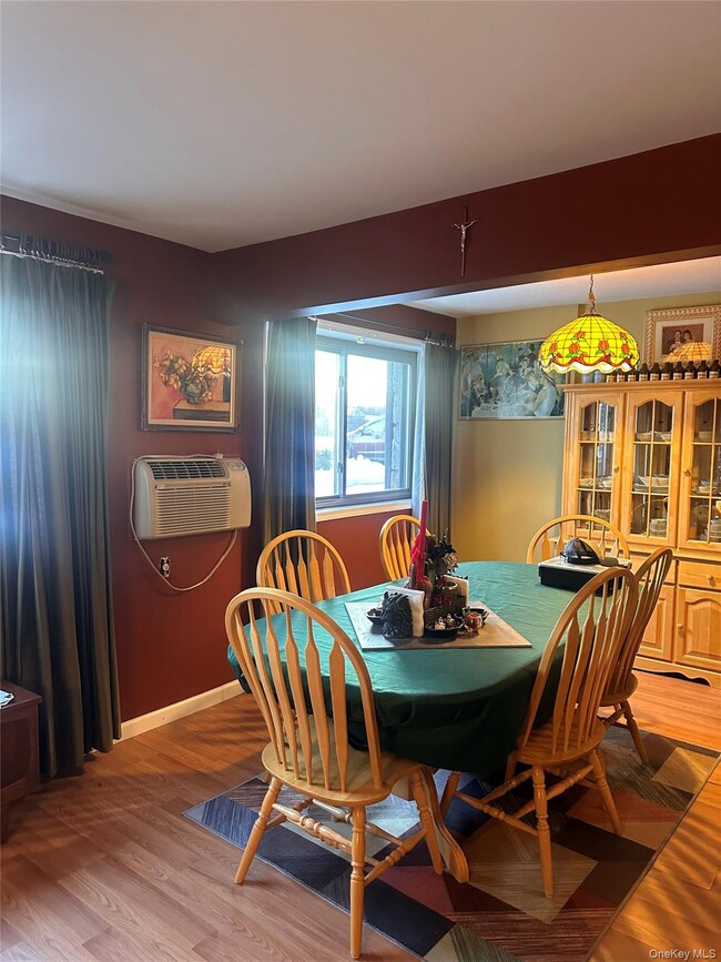 Building Photo - 10 Oakwood Terrace