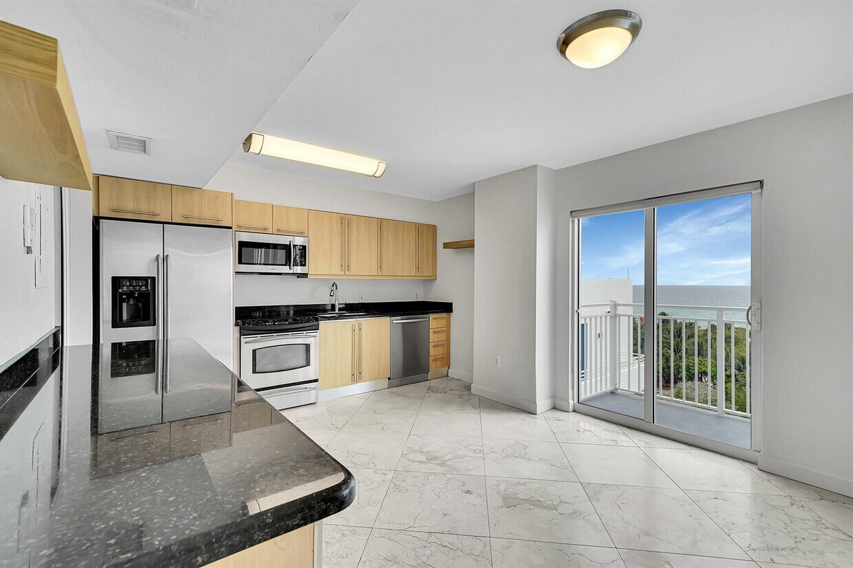 Foto principal - 7600 Collins Ave