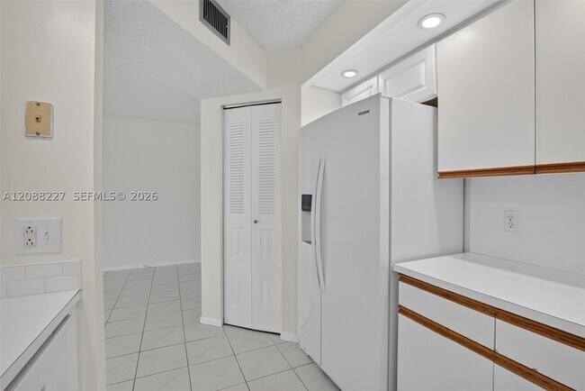 Building Photo - 1200 SW 125th Ave