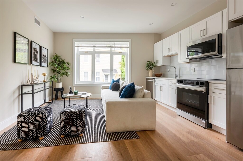 Foto principal - 394 McGrath Hwy