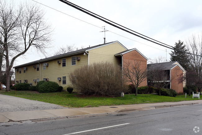 Building Photo - 1757 S Arlington St